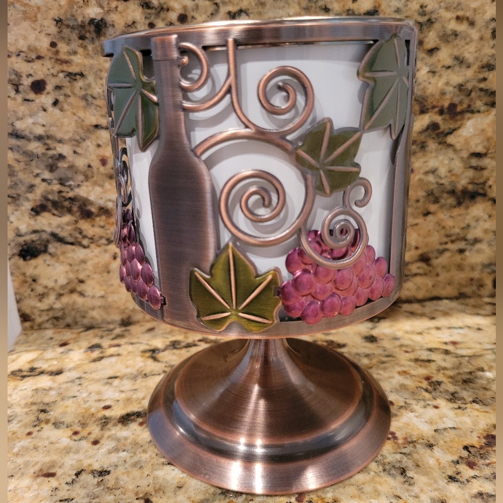 EUC Bath & Body Works 3 Wick Pedestal Candle Holder Wine & Grapes WINE LOVER